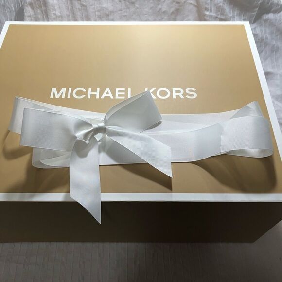 Michael Kors Gift Box & Ribbon (Large) - Picture 5 of 12